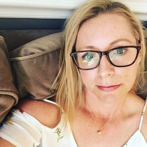 Meet your Posher, Jeannette